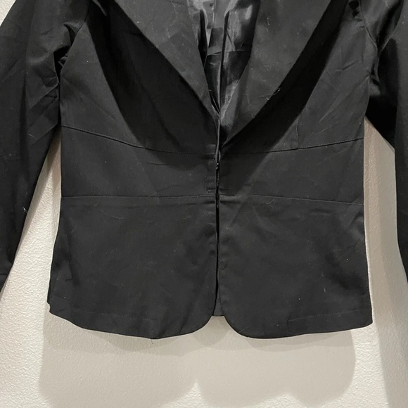 Coffee Shop Red NYC Black Blazer Jacket Chain Link Embellished Shoulder Small - Picture 2 of 8